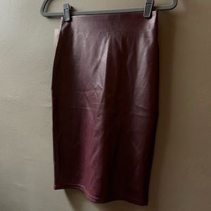 Aritzia Babaton Vegan Leather Skirt